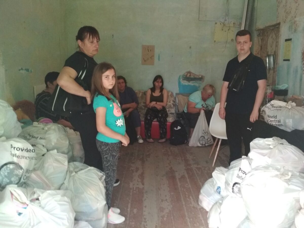 Люди в укритті у Києві