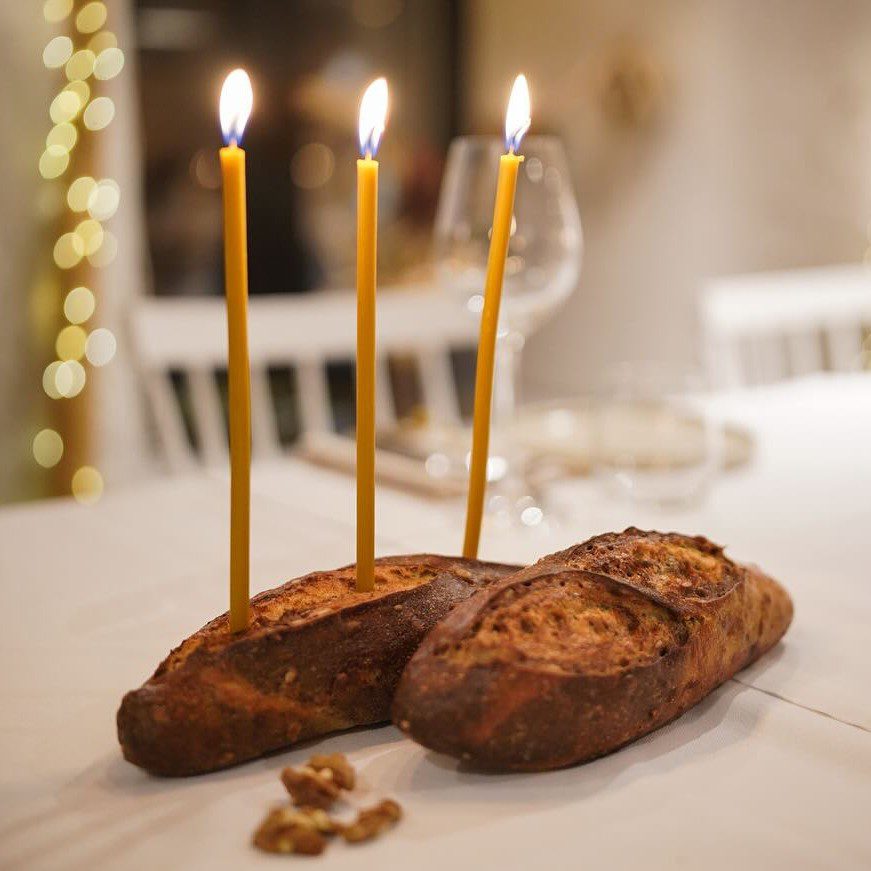 Щедрий Вечір, хліб, свічки
