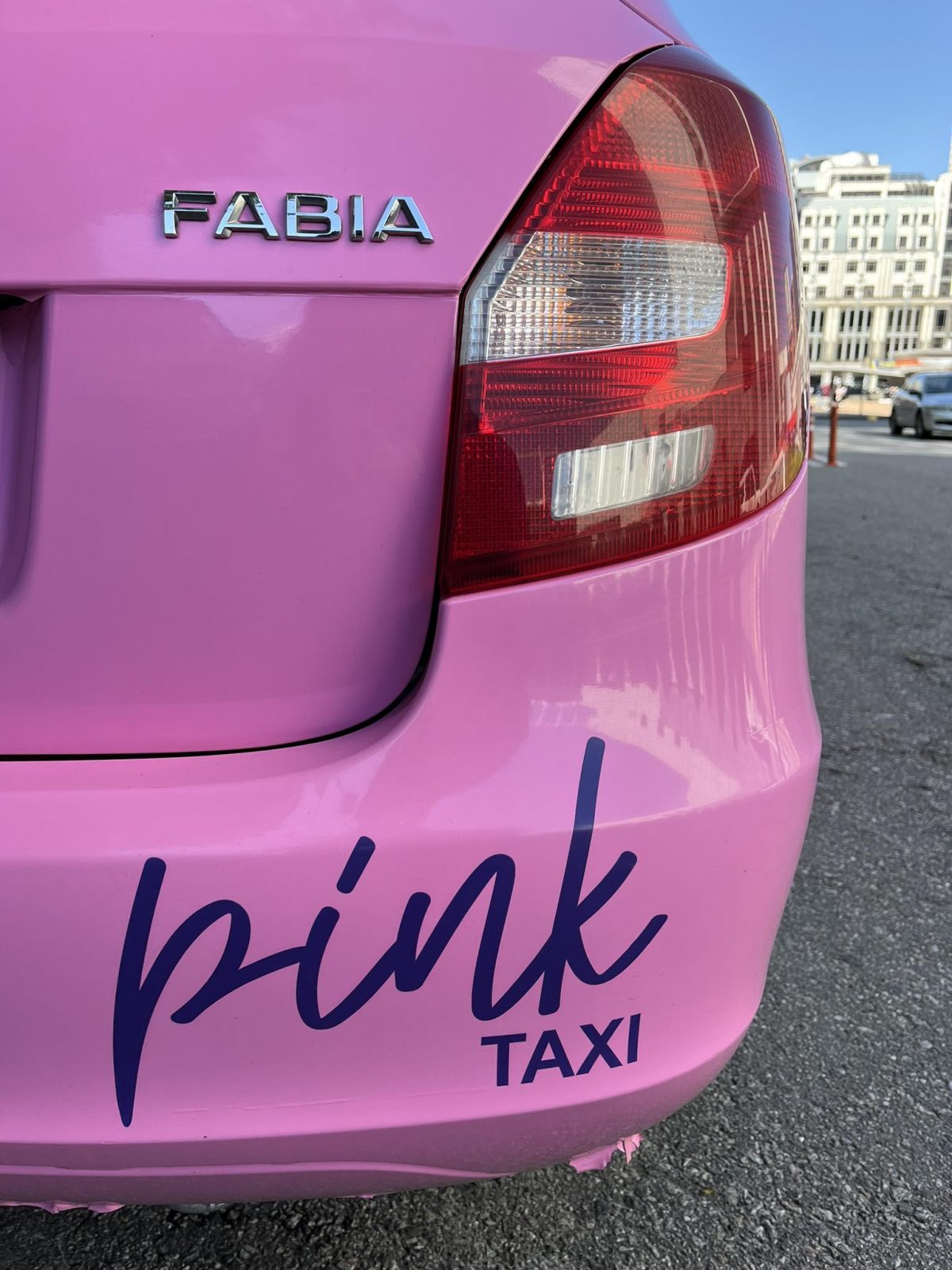  машина Pink Taxi